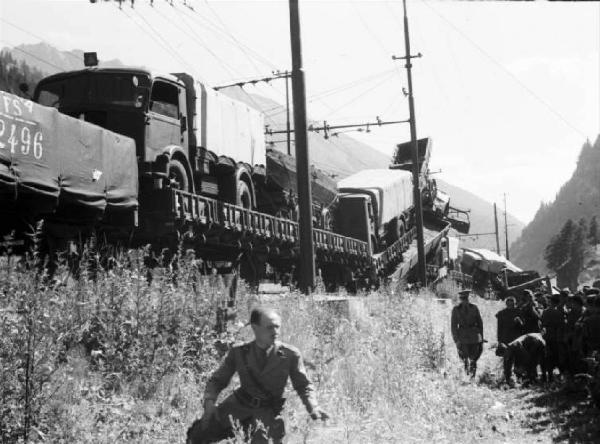 Campagna di Russia. Treno militare in viaggio verso il fronte russo - deragliamento al Brennero