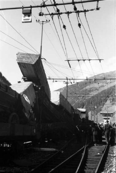 Campagna di Russia. Treno militare in viaggio verso il fronte russo - deragliamento al Brennero