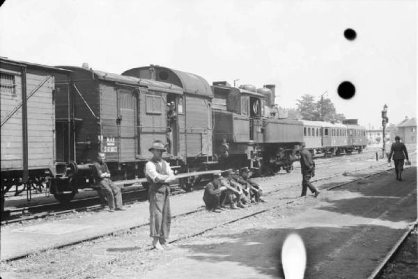 Campagna di Russia. Viaggio in treno attraverso l'Ungheria - stazione ferroviaria