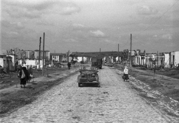 Campagna di Russia. Moldavia - Soroki - automobile militare