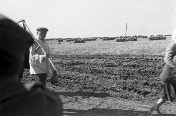 Campagna di Russia. di Vil'shanka (Olshanka) - contadino con la falce