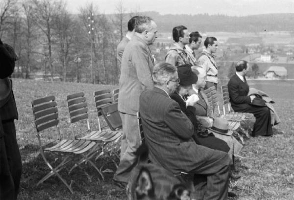 Internamento in Svizzera. Aarwangen, celebrazione per la commemorazione dei partigiani italiani: Leopoldo Gasparotto, Bruno e Fofi Vigorelli, Carlo Fabbri, Mario Greppi. Partecipanti