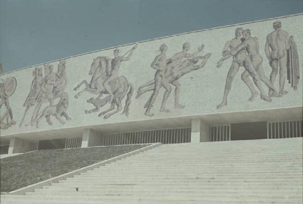 Prima Mostra Triennale delle Terre Italiane d'Oltremare - Arena Flegrea - frontone - particolare del mosaico realizzato da Nicola Fabbricatore