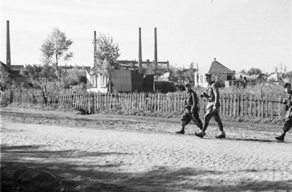 Campagna di Russia. Ucraina - Moghila Surijka [?] - militari