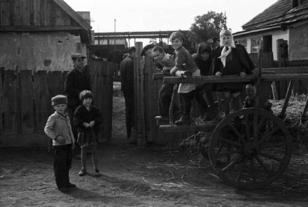 Campagna di Russia. Ucraina - Dnipropetrovs'k - ritratto di gruppo - bambini