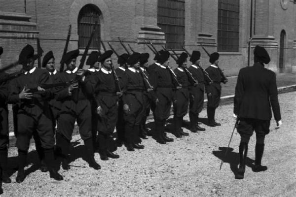 Roma. Città del Vaticano. Soldati della guardia svizzera allineati