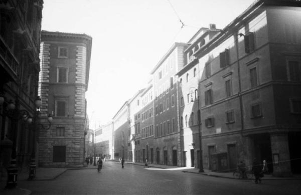 Roma - Via Risorgimento - strada semideserta - palazzi