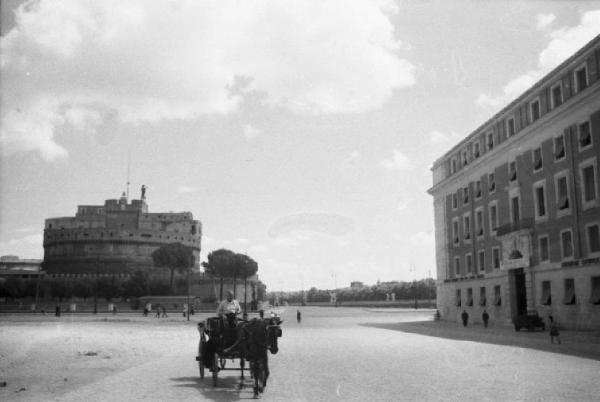 Roma - Veduta urbana - Via Conciliazione, sullo sfondo è visibile Castel Sant'Angelo
