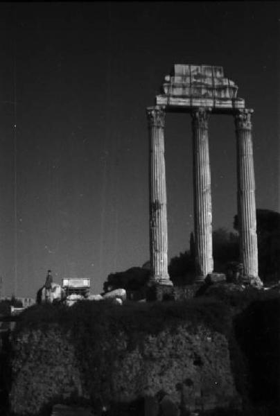 Roma. Foro Romano - antiche rovine del tempio di Castore e Polluce
