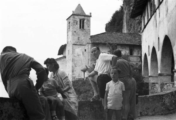 Italia Dopoguerra. Lago Maggiore - Reno - Truppe di liberazione neozelandesi, visita all'Eremo di Santa Caterina del Sasso