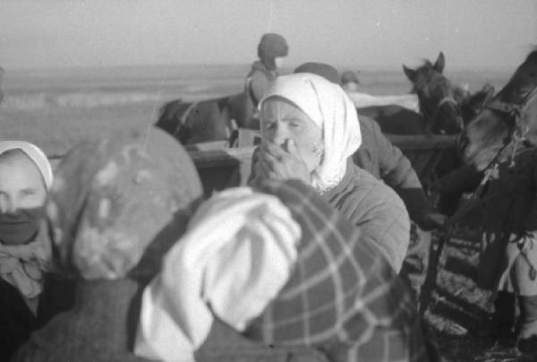 Campagna di Russia. Ucraina - Slavianka [?] - profughe