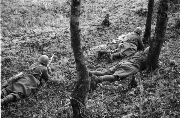 Campagna di Russia. Ucraina - Slavianka [?] - militari italiani in combattimento