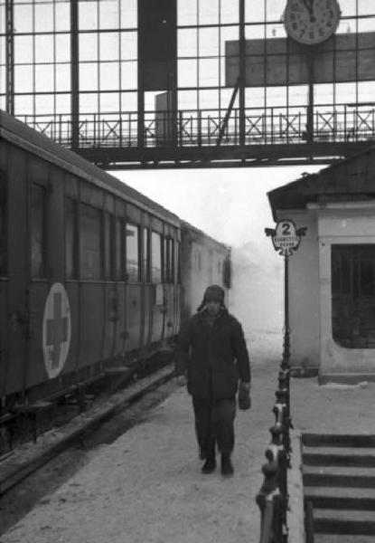 Campagna di Russia. Ucraina - stazione di Lviv (Leopoli) - treno ospedale