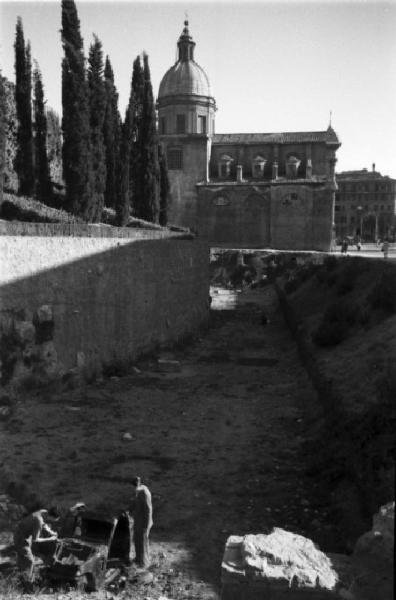 Italia Dopoguerra. Roma - Campo Marzio - Area intorno all'Ara Pacis - Piazza Augusto Imperatore - Chiesa di San Rocco all'Augusteo