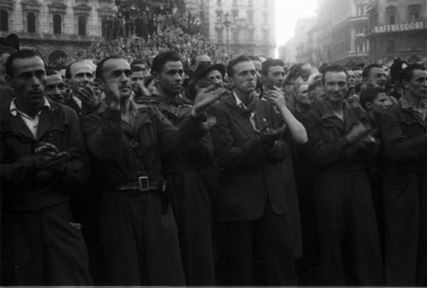 Referendum 1946 Repubblica o Monarchia. Milano - Piazza del Duomo - Comizio - Folla