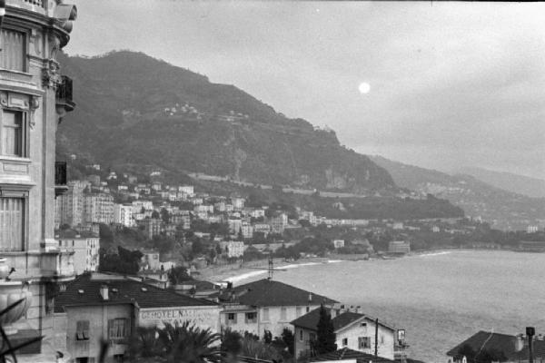 Montecarlo. Veduta della città e del golfo