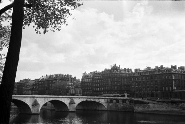 Parigi. Veduta della Senna