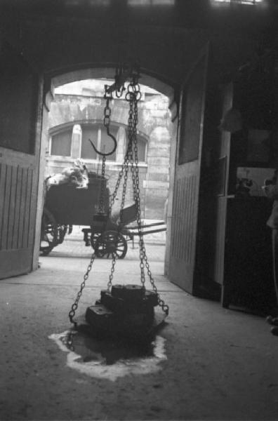 Parigi. Interno del macello de La Villette, una stadera