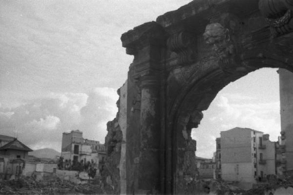 Italia Dopoguerra. Palermo. Edifici distrutti dai bombardamenti