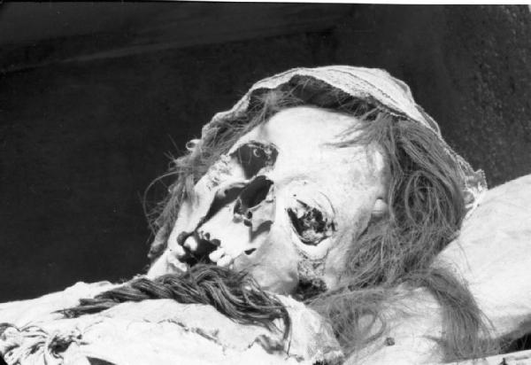 Palermo. La testa di una donna in avanzato stato di decomposizione presso le catacombe dei frati Cappuccini