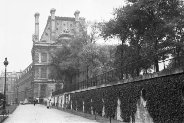 Parigi, Rue de Rivoli - Palazzo del Louvre, museo