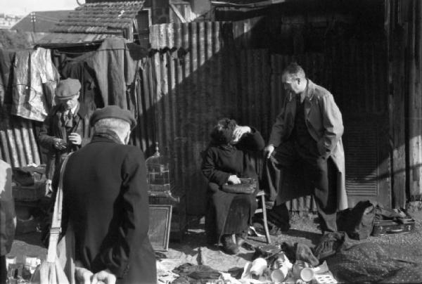 Le Vésinet. Il mercato delle pulci. Ambulanti