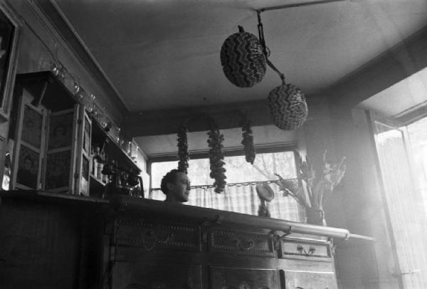 Parigi. Interno del locale La baite de "La Pomme" a Montmartre