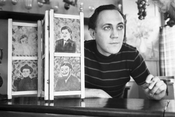 Parigi. Interno del locale La baite de "La Pomme" a Montmartre. Ritratto maschile, artista dietro il bancone