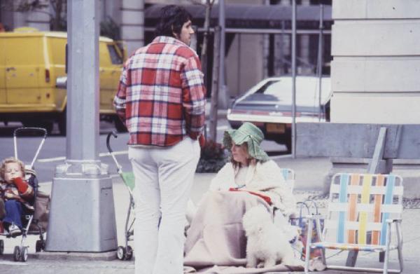 New York. Famiglia all'angolo della strada