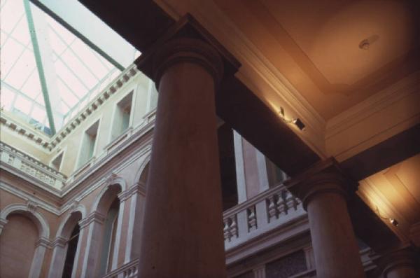 Palazzo Grassi. Interno durante la mostra dei Fenici