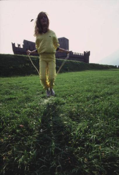 Castelli di Bellinzona. Modella in tuta