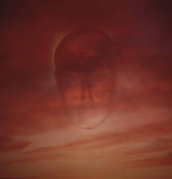 Klaustrofobia. Ritratto maschile - sagoma del volto dell'artista "Maschera tre dimensioni" su fondale "Cielo"