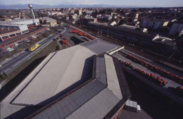 Gruppo SAME, stabilimento di Treviglio. Ripresa dall'alto dello stabilimento e del paesaggio circostante