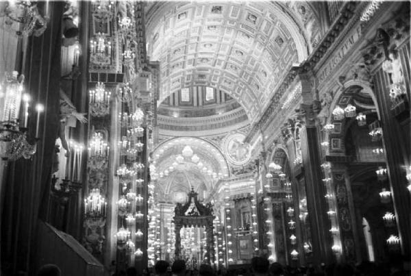 Città del Vaticano. Basilica di San Pietro. Interno durante una celebrazione