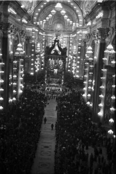 Città del Vaticano. Basilica di San Pietro. Interno durante una celebrazione