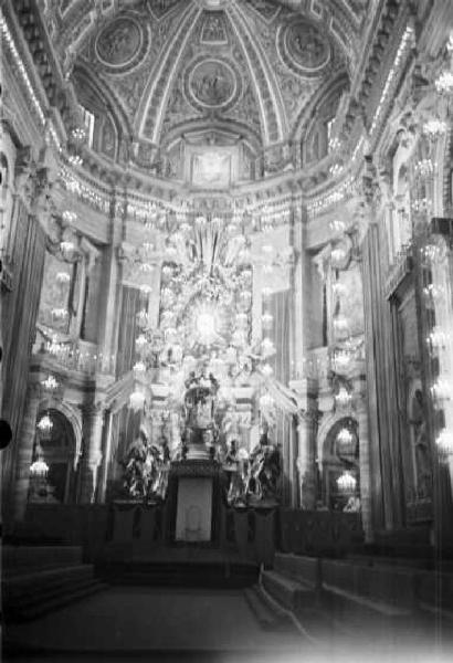 Città del Vaticano. Basilica di San Pietro. Interno - altare del Bernini