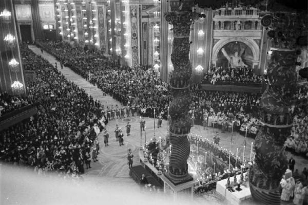 Città del Vaticano. Basilica di San Pietro. Interno durante una celebrazione