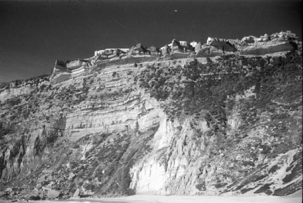 Nazaré. Veduta del paese arroccato in cima alla scogliera