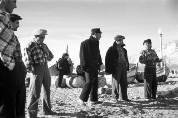 Nazaré. Pescatori in spiaggia