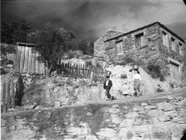 Panasqueira. Casa in pietra - bambini