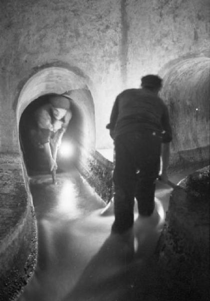 Milano - fognature. Lavori di manutenzione