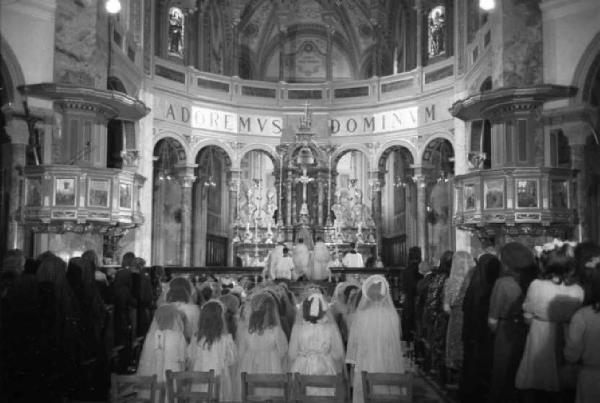 Italia Dopoguerra. Sant'Angelo Lodigiano. Reportage sulla figura di Santa Francesca Cabrini - celebrazione della Santa messa in memoria della Beata