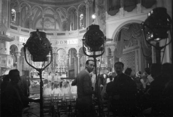 Italia Dopoguerra. Sant'Angelo Lodigiano. Reportage sulla figura di Santa Francesca Cabrini - celebrazione della Santa messa in memoria della Beata