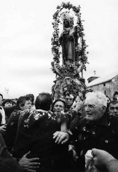 Maiori. Festa della Madonna dell'Avvocata - statua della Madonna portata in processione