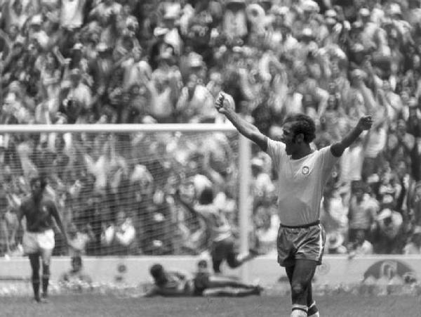 Città del Messico. Stadio Atzeca - finale Coppa Rimet di calcio Italia-Brasile - il giocatore brasiliano Brito esulta dopo un gol