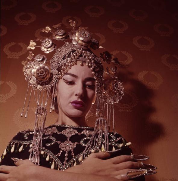 Milano - Abitazione di Maria Callas: interno - Ritratto femminile: Maria Callas (cantante lirica) - Costume Turandot