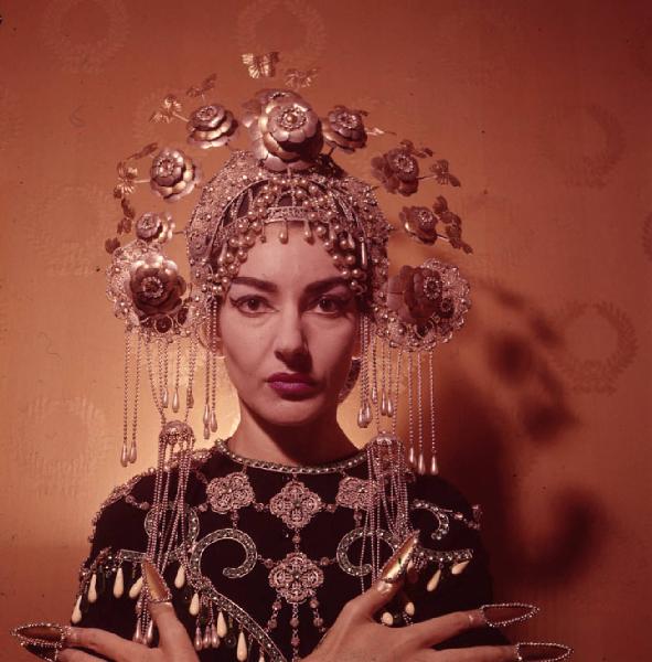 Milano - Abitazione di Maria Callas: interno - Ritratto femminile: Maria Callas (cantante lirica) - Costume Turandot