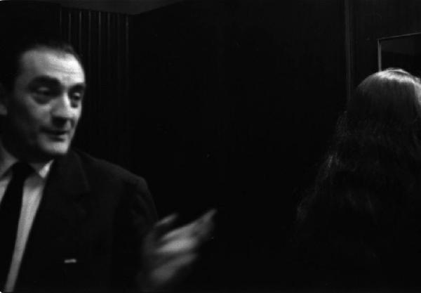 Milano: Teatro alla Scala - Spettacolo Anna Bolena, 1957, regia di Luchino Visconti - Camerino, interno - Maria Callas (cantante lirica) con Luchino Visconti, regista
