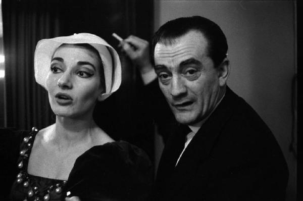 Milano: Teatro alla Scala - Spettacolo Anna Bolena, 1957, regia di Luchino Visconti - Camerino, interno - Ritratto: Maria Callas (cantante lirica) e Luchino Visconti, regista