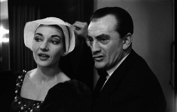 Milano: Teatro alla Scala - Spettacolo Anna Bolena, 1957, regia di Luchino Visconti - Camerino, interno - Ritratto: Maria Callas (cantante lirica) e Luchino Visconti, regista